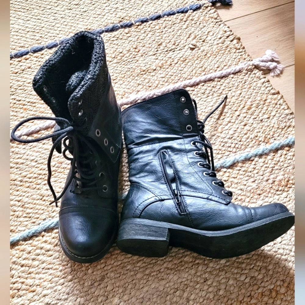 Soft moc combat boots. Size 37